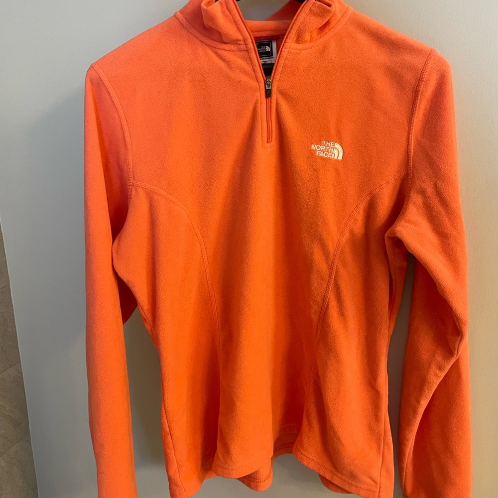 The North Face Apricot colored zippered Women’s Pullover